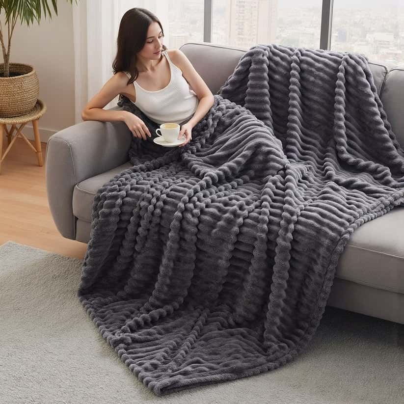 CuddleCloud™ - Couverture Polaire Douillette